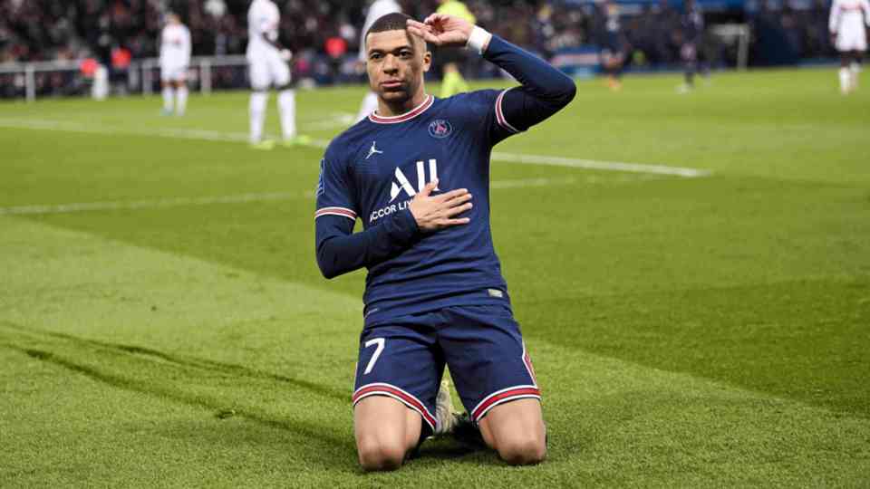 El saludo de Kylian