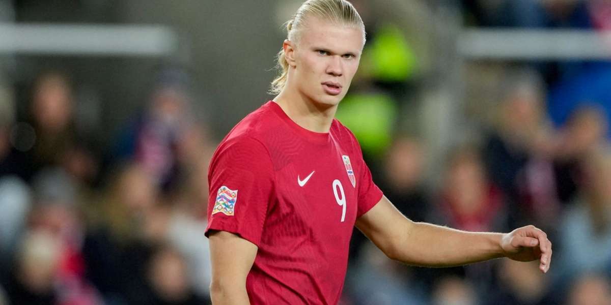 Haaland hizo dos con Noruega