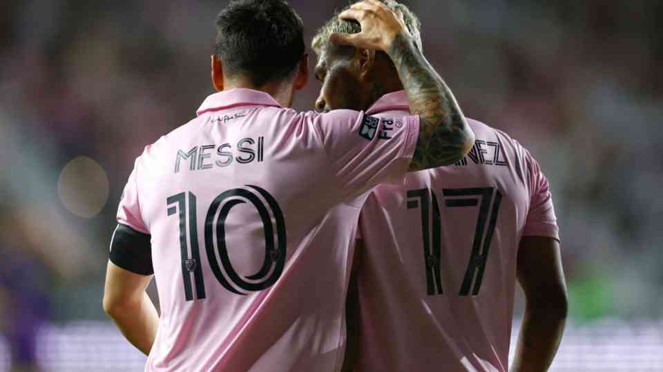 El entendimiento e Josef Martínez y Lionel Messi que le da aire al Inter