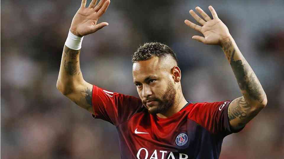 Neymar presentado en Arabia Saudita pero con planes de emigrar a otro club